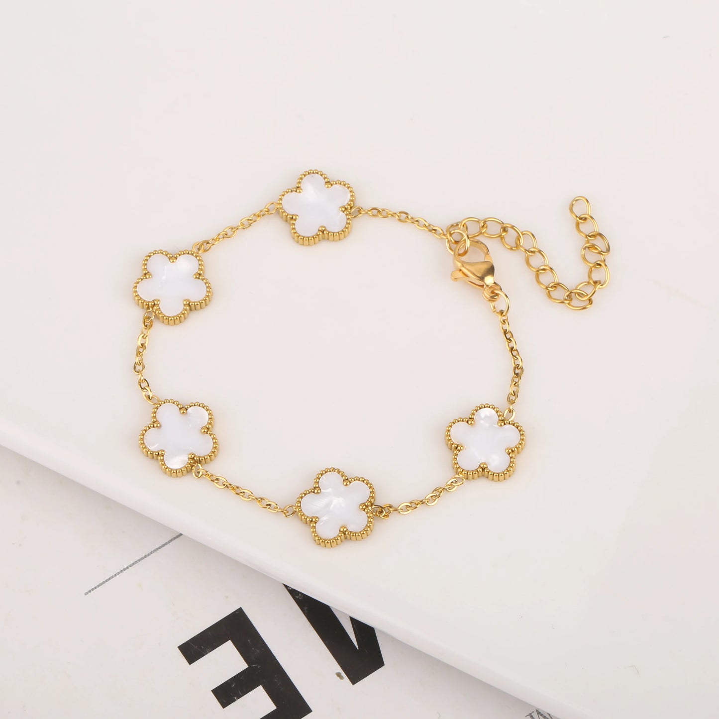 Hengsangxin Adjustable Gold Plated 316L Stainless Steel Flower Clover Bracelet